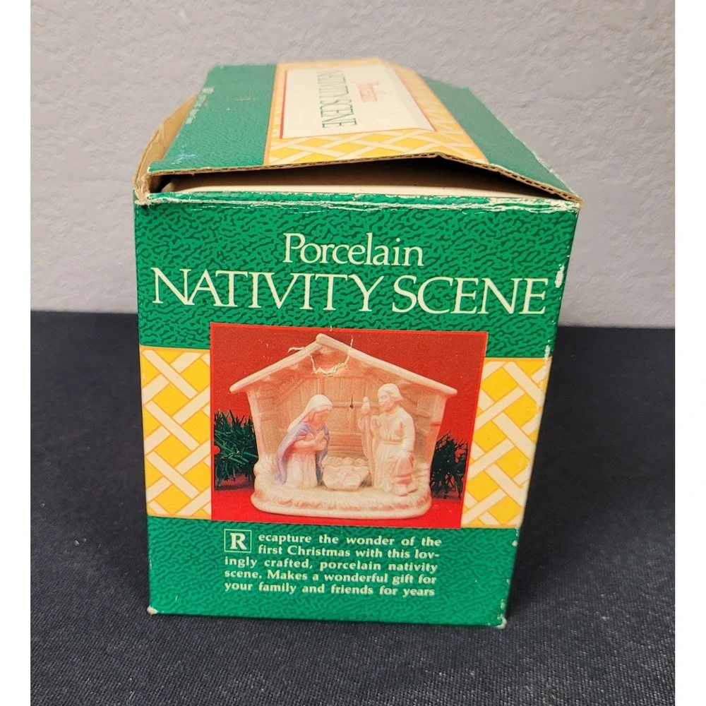 Vintage 1980s/90s Giftco Inc. Single-piece Porcelain Nativity Scene Figurine